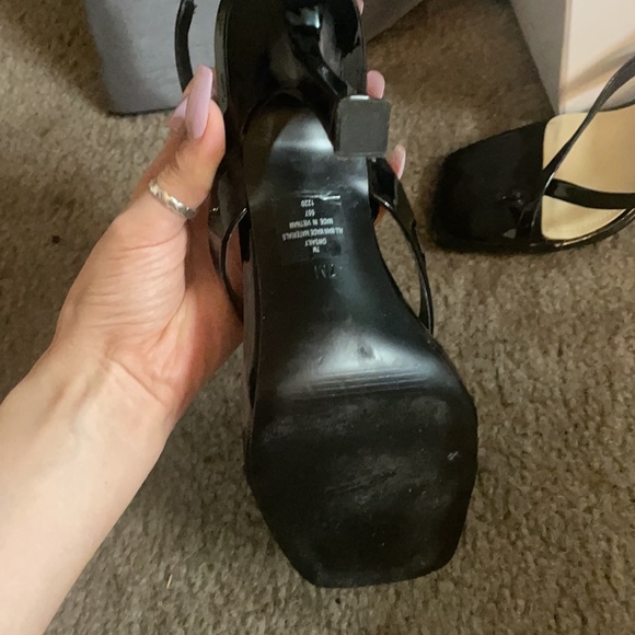 Black GUESS kitten heels - Picture 3 of 5